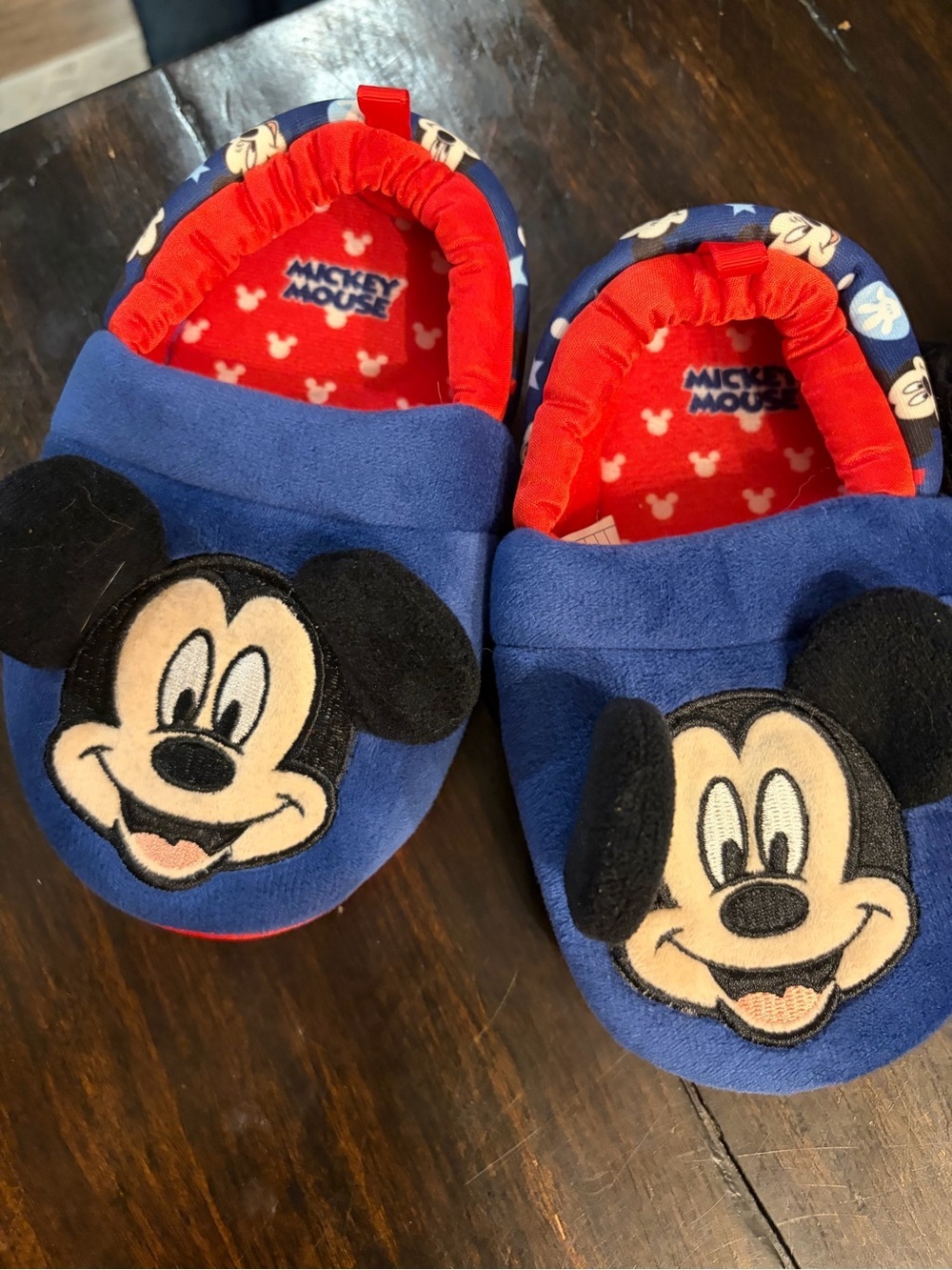 Disney Mickey Mouse toddler slippers size 9/10
